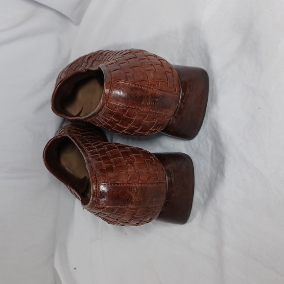 Brown Basket Weave Leather Slip-ons - Picture 6 of 7